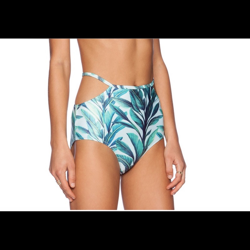 Somedays lovin Ferney feelin bikini bottom size M